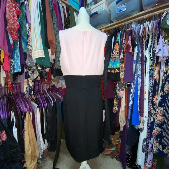 2 PC Dress & Jacket*EUC*Sandra Darren*Elegant Styling - Picture 6 of 8